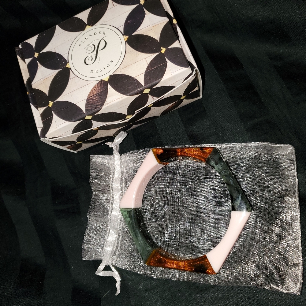 Bangle bracelet